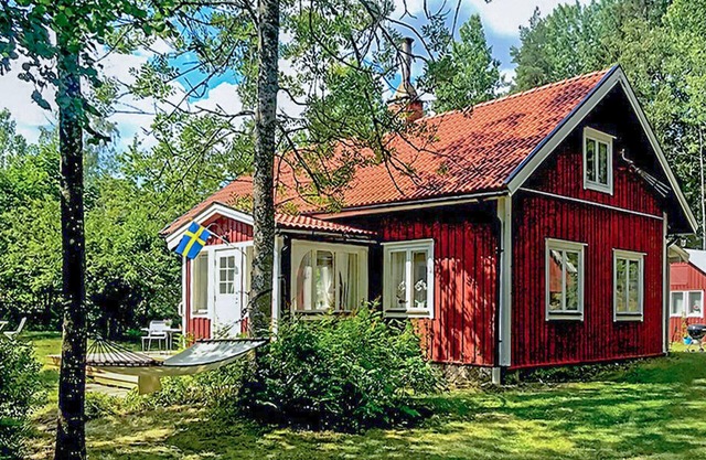 Awesome home in Hultsfred with kitchen