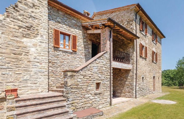 Awesome home in Pietralunga PG