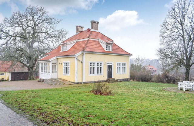 Awesome home in Listerby with kitchen