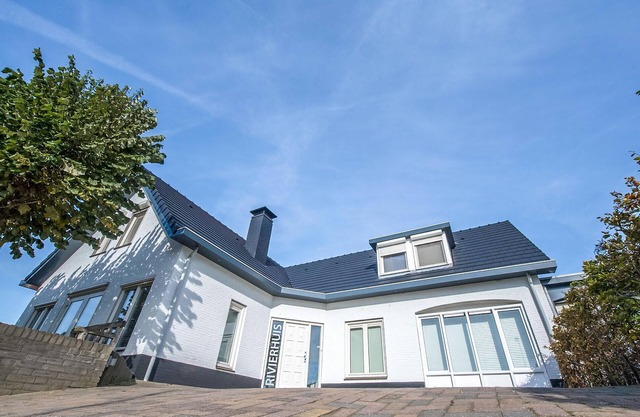 Awesome home in Maurik with sauna