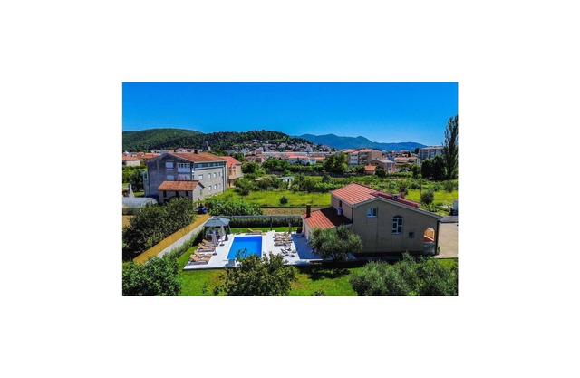 Awesome home in Metkovic