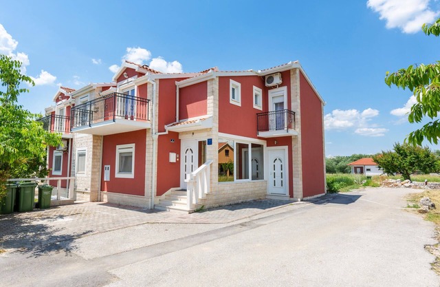 Awesome home in Trilj