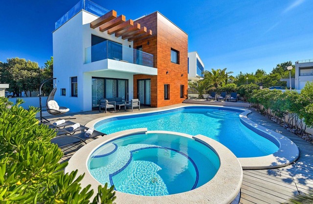 Awesome home in Zaton