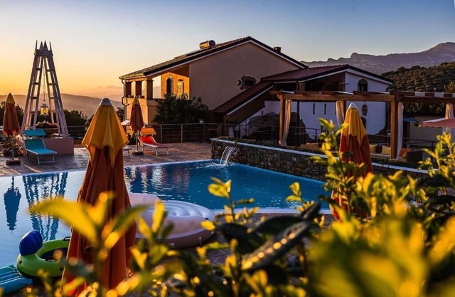 B&B Masusà, Wifi, swimming pool, restaurant, bar, free parking, nature.