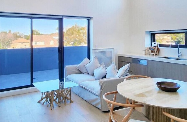 B405 Epping · Cozy 2 Bed close to train station in Epping