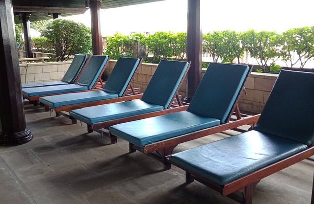 Baan Sathorn Pool-view room