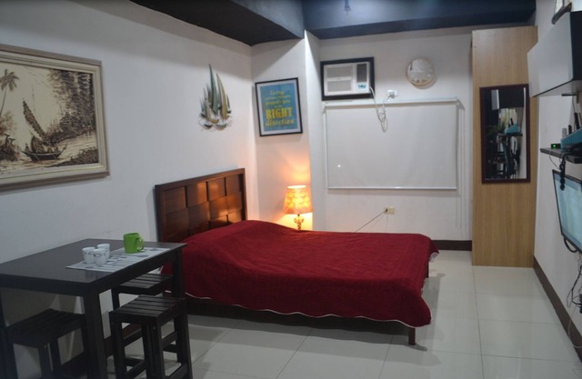 Backpackers Budget Room Near SM City Cebu with Harbor View