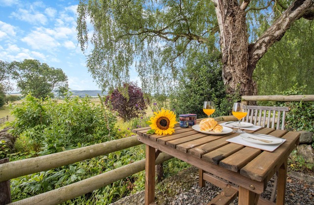 Badger Hut - One Bedroom House, Sleeps 2