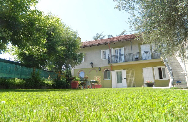 Badinot house is an oasis in Diano d'Alba, the heart of the Langhe, near Alba and Barolo