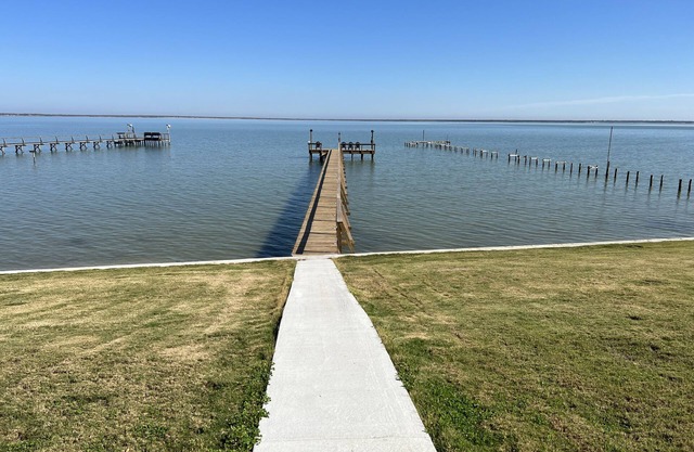 Baffin Bay Waterfront, Fishing