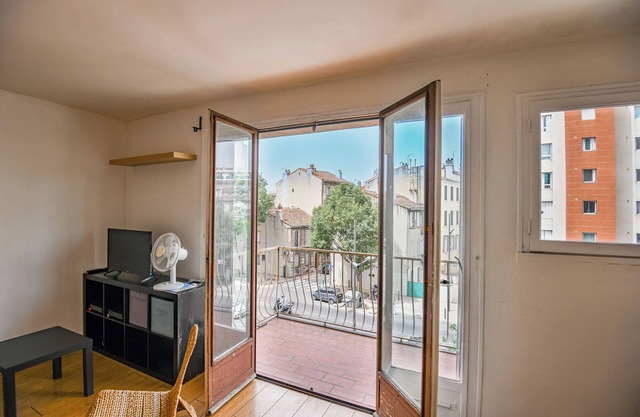 Bail mobilité - Studio avec balcon proche Timone