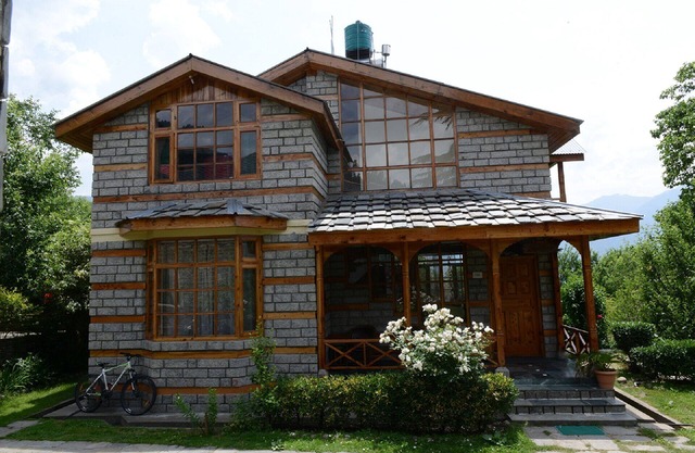 Bangloo in Treetops Cottage - Standalone Bungalow