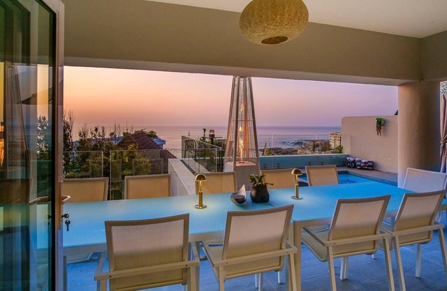 Bantry Nirvana - Ultra lux Apt with views & pool