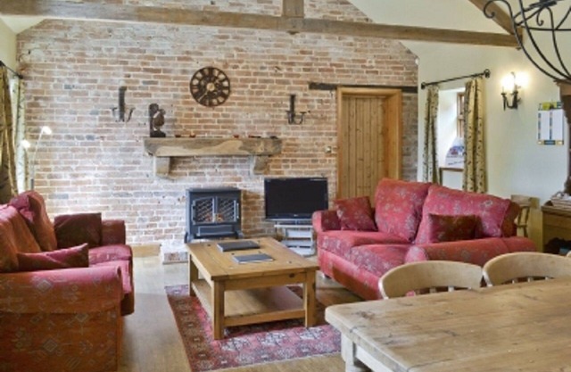 Barn Conversion in peaceful Lincolnshire countryside with views towards Lincoln