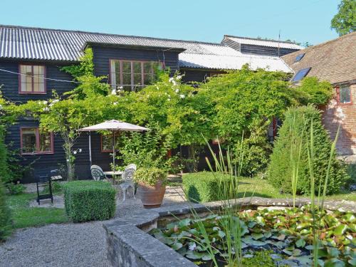 Barn Terrace - 28972
