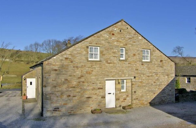 BARNBROOK, family friendly, character holiday cottage in Carperby