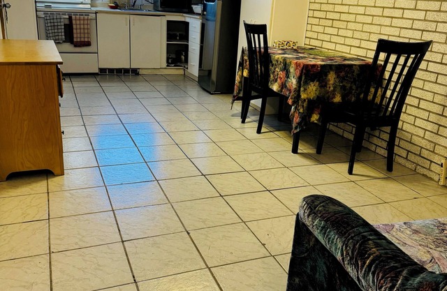 basement-bedroom apartment in Saint-Constant
