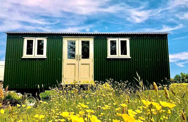 Bathsheba, Luxurious Shepherds Hut set in Todber a hamlet set in Thomas Hardy's iconic rural Dorset
