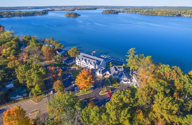 Bay Pointe Inn