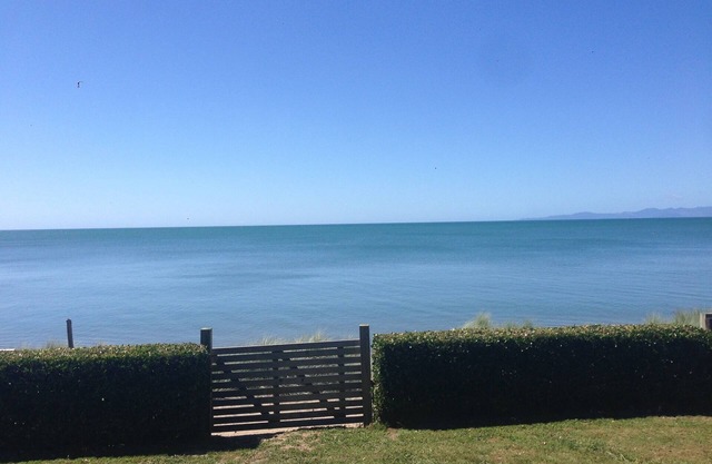 Bay Vista Pakawau Beach Front