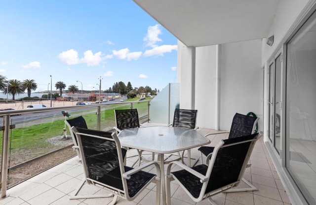 Bayline On The Beachfront + WIFI
