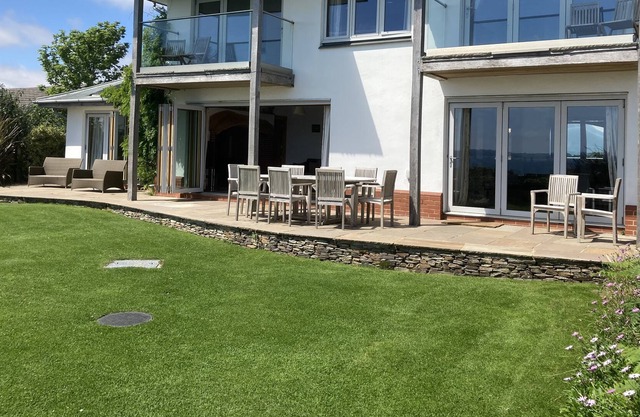 BayLodgeFalmouth: Beautiful, Luxury Beachfront Holiday Home In Falmouth, England