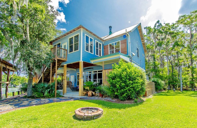 "Bayou Fever" a Cajun Bayou Paradise -Sleeps 12