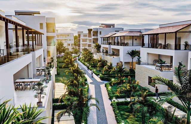 Beach Access Apartment - Marenas in Amar'e Res.