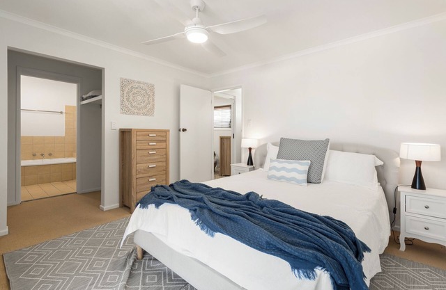 Beach Cockatiel 1Bed Steps to beach, surf and sand - Couple's Getaway