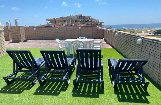 Cozy Beach Rooftop 
