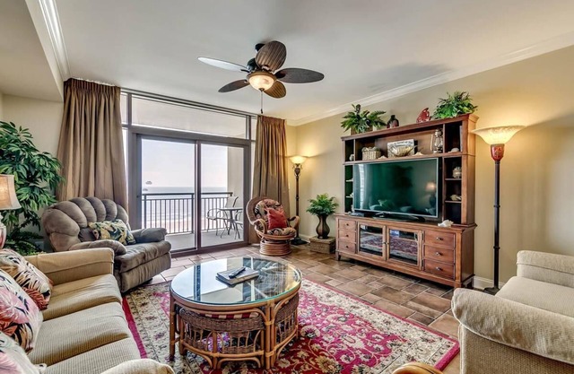 Beach Lover's Haven: Escape to Our 2-Bedroom Condo with Ocean Views and Endless Tranquility.