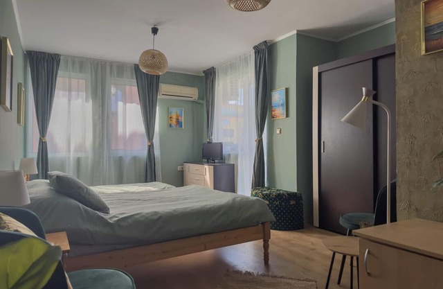 Beachfront Double Room in Ravda -Garden with Kitchen and Parking in the Backyard