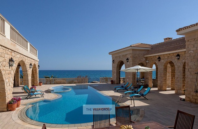 Beachfront Estate offers luxury