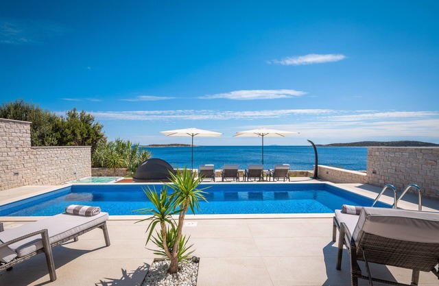 Beachfront house with Pool and Jakuzzi -maximum comfort and privacy .