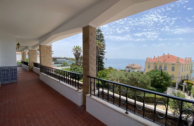 Beachfront T4 Holiday House