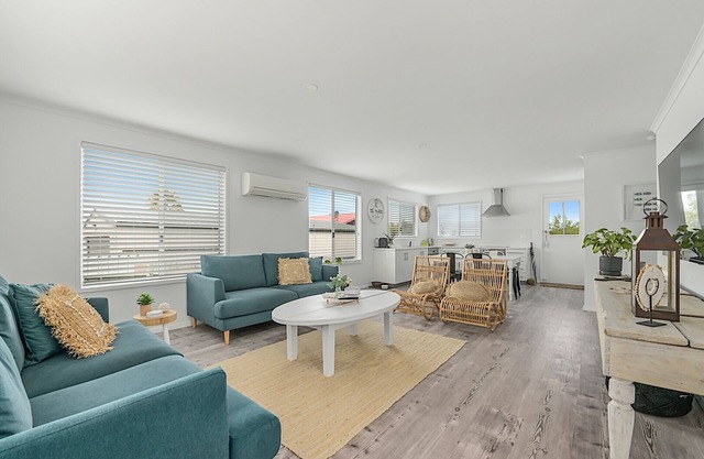 Beachside Cottage : 3 BR, 1 BA House in Hawley Beach, Sleeps 6
