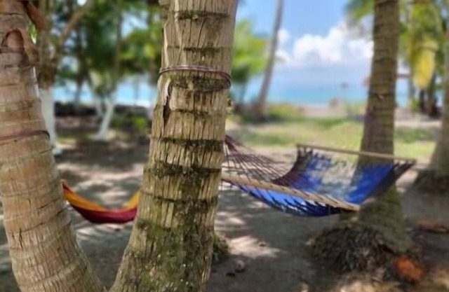 Beautiful Beach House 2 Bedroom/2 Bath w/AC