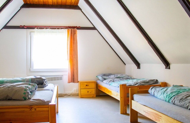 Beautiful apartment in villa for 12 guests with WIFI, TV, patio and pets allowed