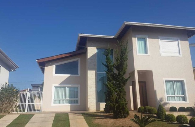 BEAUTIFUL COTTAGE in gated community!