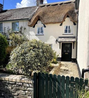 Beautiful 1 bed thatched cottage