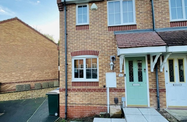 Beautiful 2-Bed Villa in Coventry