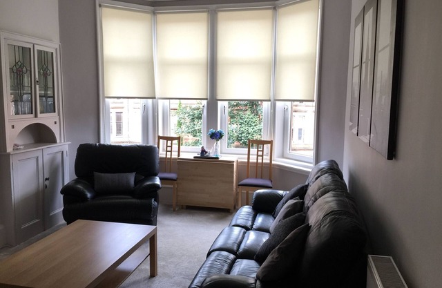 Beautiful 2 Bed West End apartment
