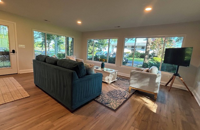 Beautiful 2-bedroom water view house in Annapolis