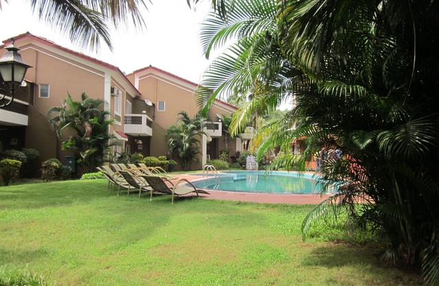 BEAUTIFUL 2 ROOMS APARTMENT IN THE HEART OF CANDOLIM IN A RESORT WITH A POOL