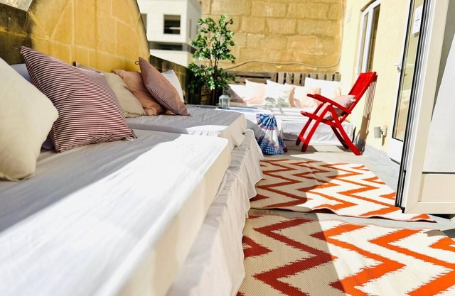 ☆Beautiful 4-bedroom house near the beach in Sliema☆