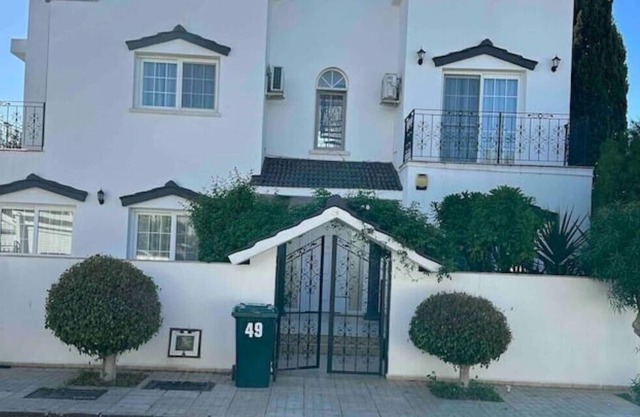 Beautiful 5 bedroom Villa with pool
