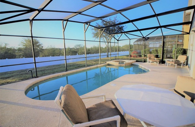 Beautiful 5BR 3.5 bath pool home