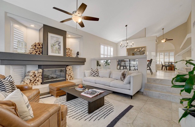 Beautiful 5BR with King Beds, Private Pool & Hot Tub, and a Casita with Games.