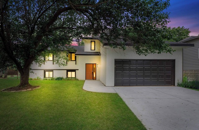 Beautiful 6 bed, 3 bath home in quiet neighborhood