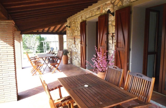 Beautiful apartment for 4 people with TV, pets allowed and parking